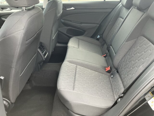 Golf VIII Var. 1.5 eTSI DSG Life AHK,ACC,LED BC