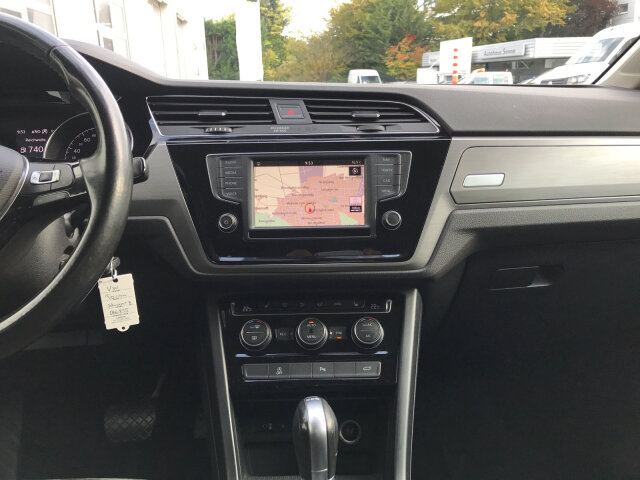Touran 1.4 TSI Comfortline AHK, Navi, ACC Autom.