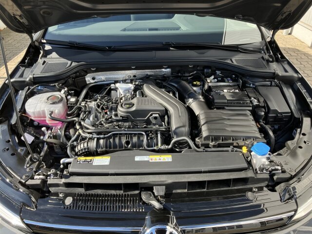 Golf VIII 1.5 eTSI Life AHK,ACC,LED,Garantie BC