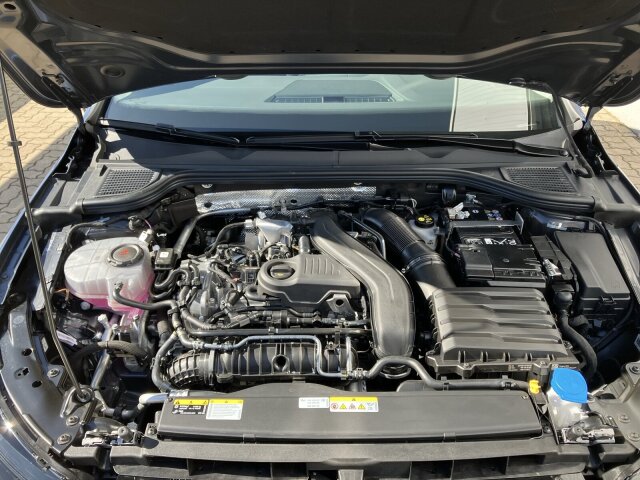 Golf VIII 1.5 eTSI Life AHK,ACC,LED,Garantie BC