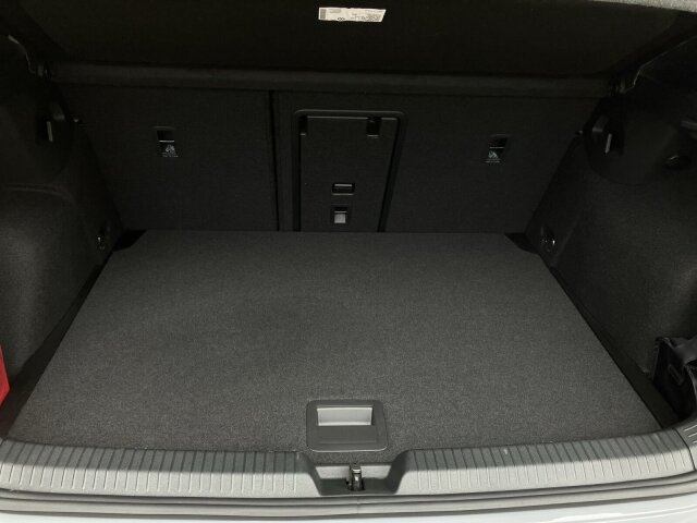 Golf VIII 1.5 eTSI DSG R-Line Black ACC, Pano BC