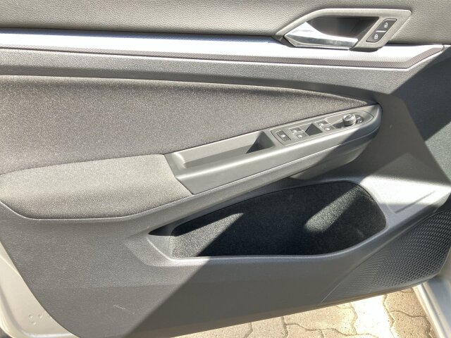 Golf VIII 1.0 eTSI DSG Active ACC,LED,R-Cam,Navi