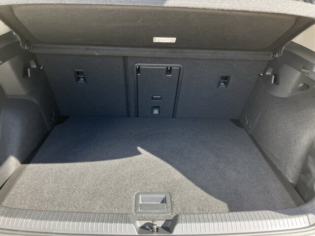 Golf VIII 1.0 eTSI DSG Active ACC,LED,R-Cam,Navi