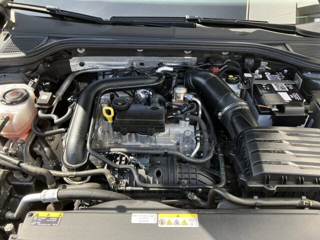 Golf VIII 1.0 eTSI DSG Active ACC,LED,R-Cam,Navi