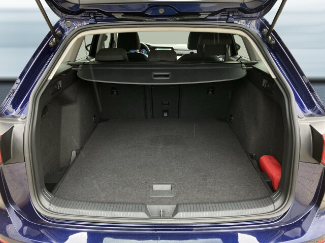 Golf VIII Var. 1.0 eTSI DSG Life AHK,Kamera,ACC,Navi