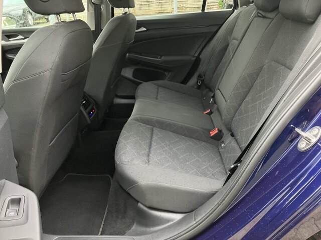 Golf VIII Var. 1.0 eTSI DSG Life AHK,Kamera,ACC,Navi