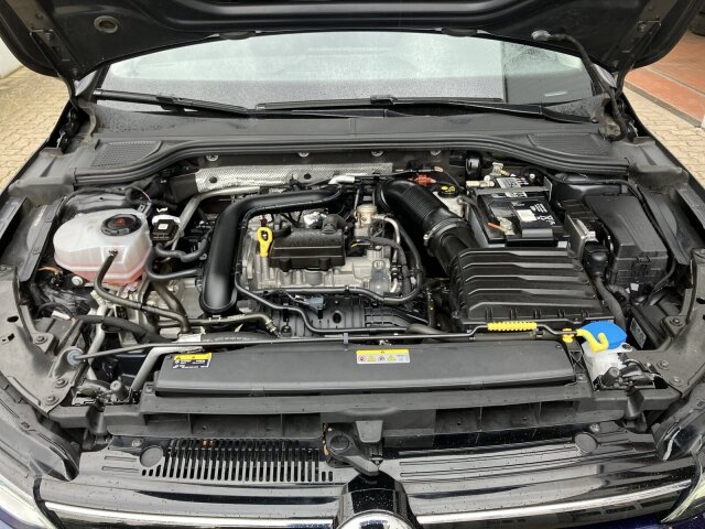 Golf VIII Var. 1.0 eTSI DSG Life AHK,Kamera,ACC,Navi