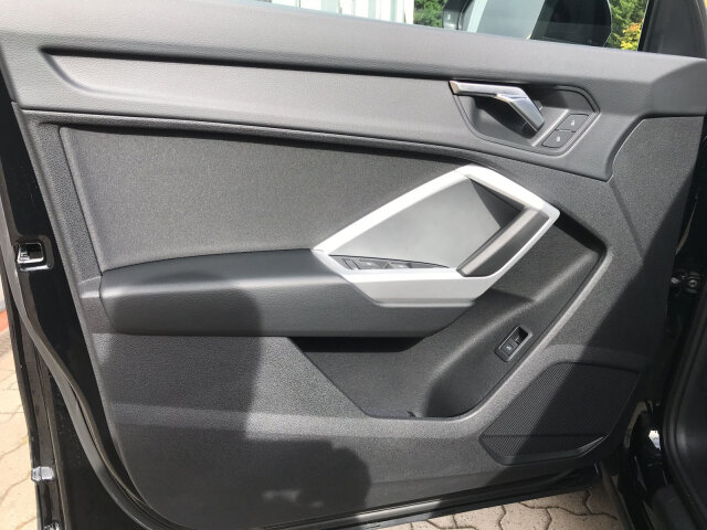 Q3 35 TFSI S tronic, Navi, AHK, LED, Sitzh.