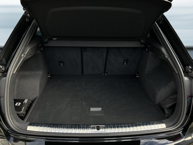 Q3 35 TFSI DSG S line AHK,ACC,Kamera,LED,App