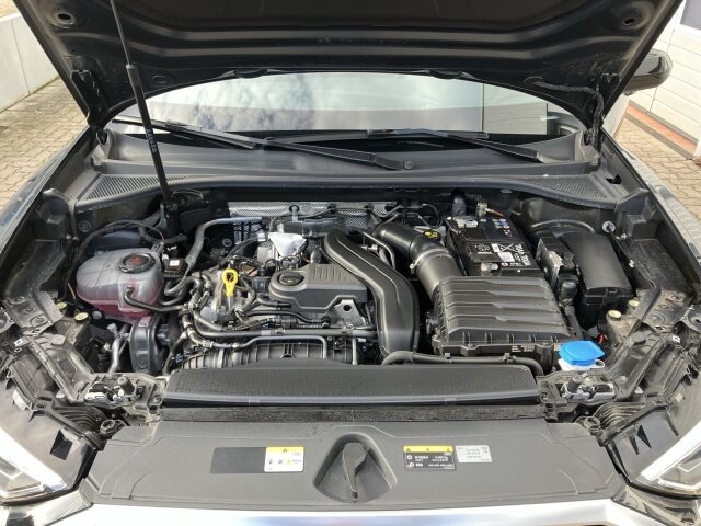 Q3 35 TFSI DSG S line AHK,ACC,Kamera,LED,App