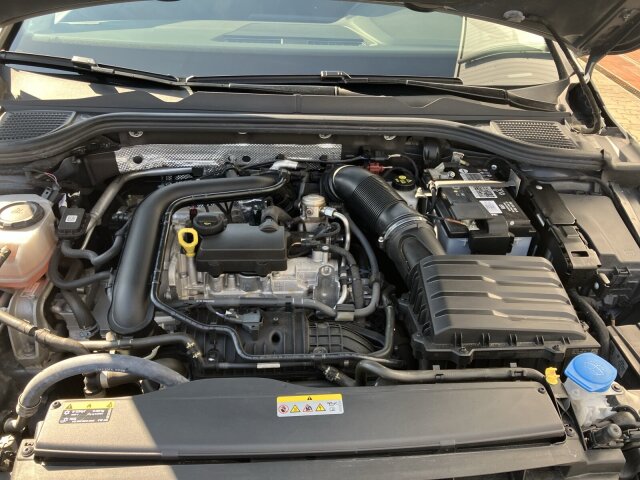 Golf VIII 1.0 TSI United Navi,LED,Kamera,ACC