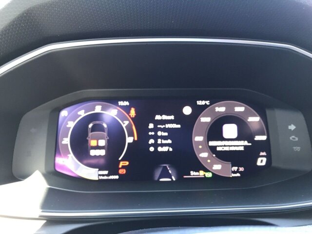 Leon Sportstourer 1.5 eTSI DSG Style, AHK, LED,