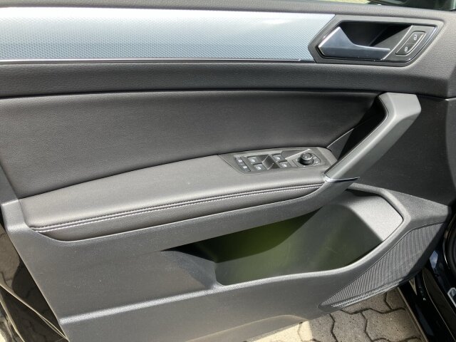 Touran 1.5 TSI DSG Comfortl. AHK,Kamera,LED,ACC