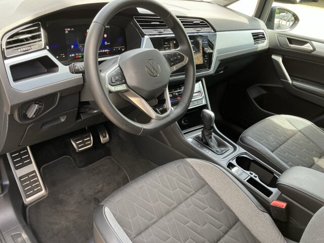 Touran 1.5 TSI DSG Comfortl. AHK,Kamera,LED,ACC