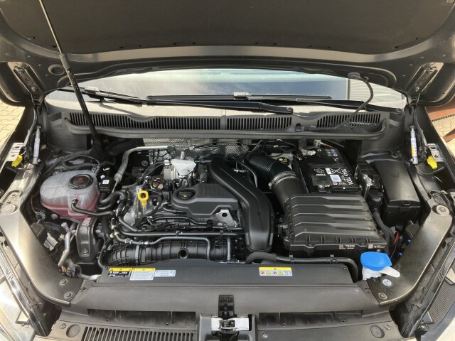 Touran 1.5 TSI DSG Comfortl. AHK,Kamera,LED,ACC