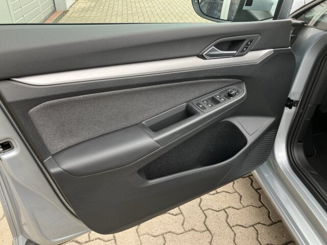 Golf VIII 1.5 TSI Life AHK,Kamera,ACC,LED-Plus