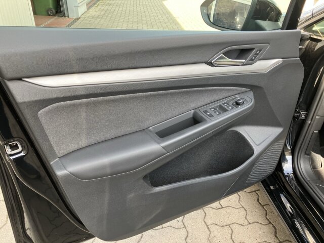 Golf VIII 1.5 TSI Life AHK,Kamera,ACC,LED-Plus