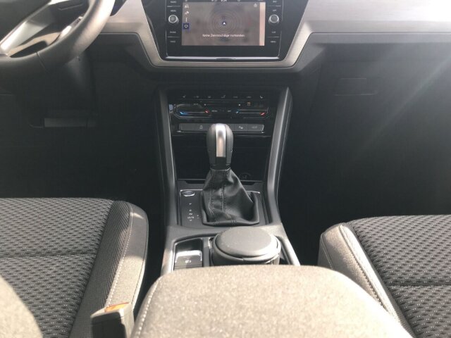Touran 1.5 TSI DSG R-Line,Navi,LED,AHK,7 Sitze