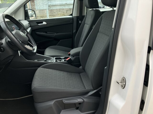 Caddy 1.5 TSI DSG Life Klima, PDC vo. + hi.,GRA, Alu