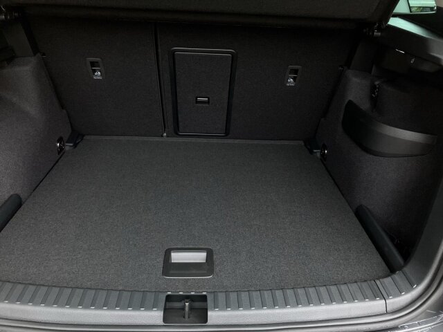 Karoq 1.5 TSI DSG Selection AHK,LED,Kamera,Garantie