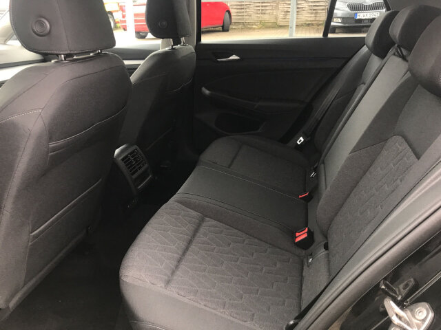Golf VIII 1.5 eTSI DSG Life ACC, Kamera, AHK