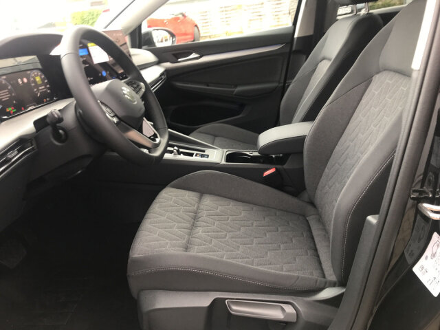Golf VIII 1.5 eTSI DSG Life ACC, Kamera, AHK