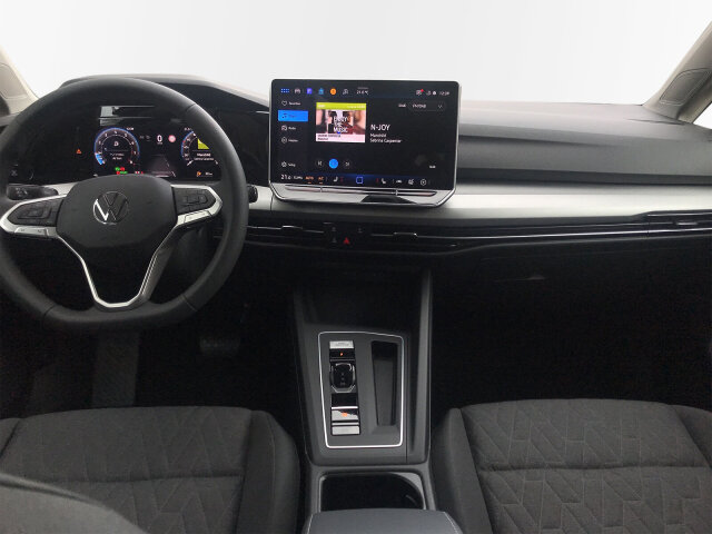Golf VIII 1.5 eTSI DSG Life ACC, Kamera, AHK