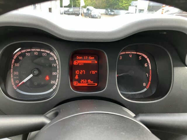 Panda 1.0 Mild Hybrid City Cross Plus Sitzhzg.