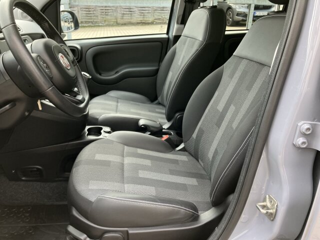 Panda 1.0 Mild Hybrid City Cross Plus Sitzhzg.