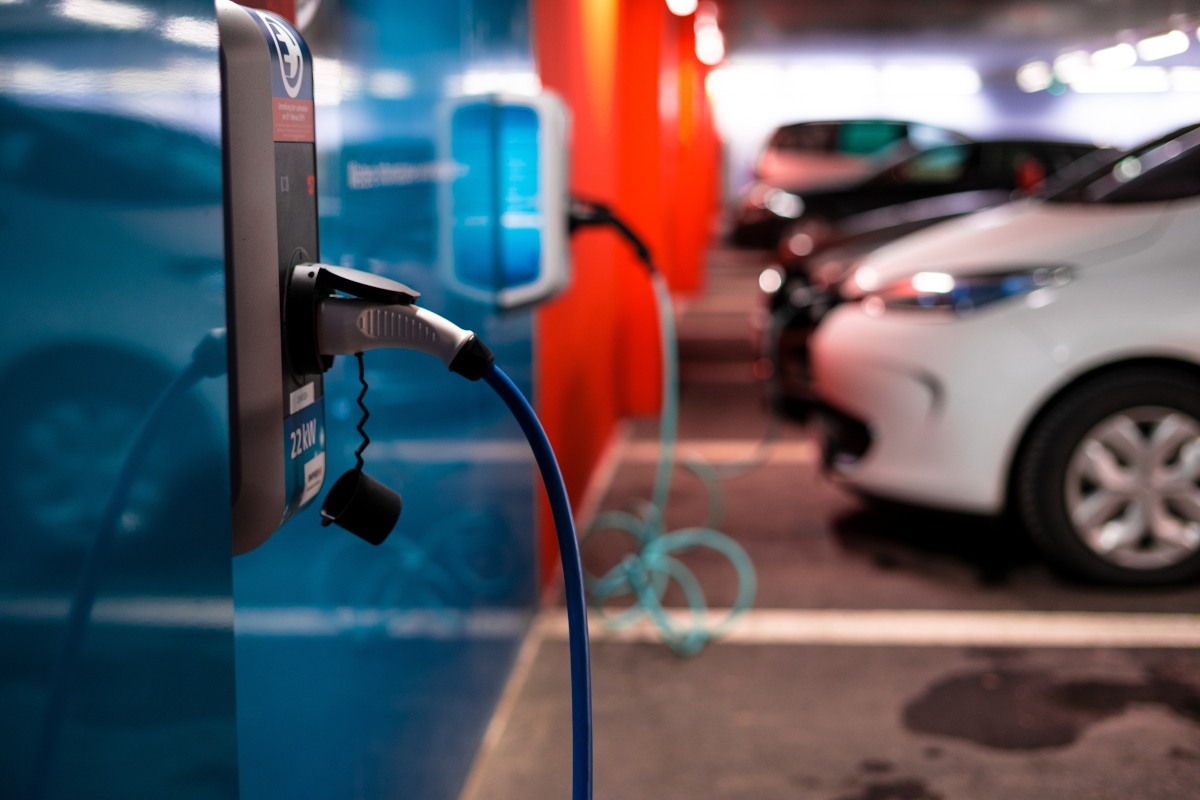 Elektroautos an der Ladesäule Fahrzeugangebot beim Autohaus – moderne Autos und Service in höchster Qualität. Gartenanlage 6, 30890 Barsinghausen Auto Senne